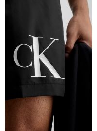 Ανδρικό Μαγιό Calvin Klein - Σετ δώρου - Μαύρο Σορτσ και πετσέτα